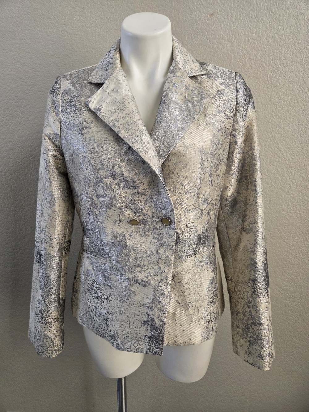 Vintage Cabi Metallic Textured Double-Breasted Blazer in Silver and Cream